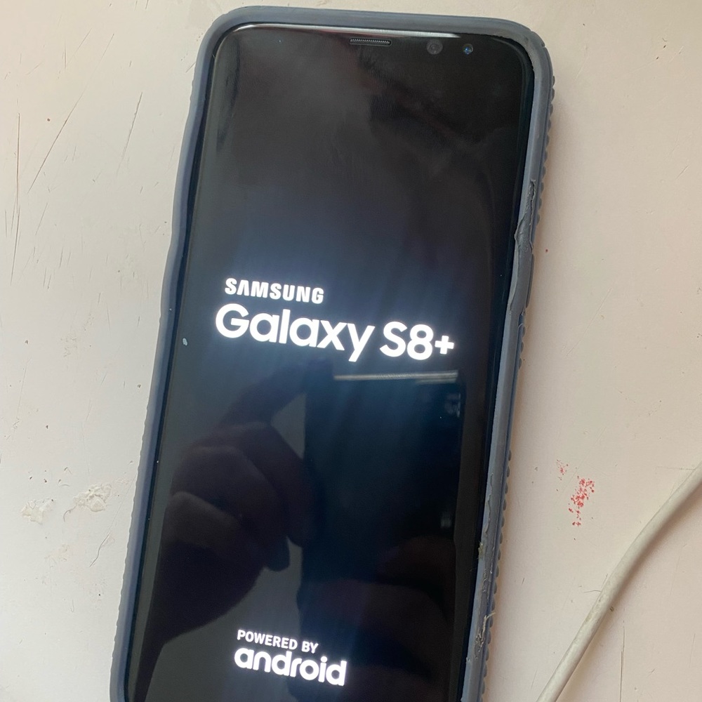 Samsung galaxy s8+ 64gb.